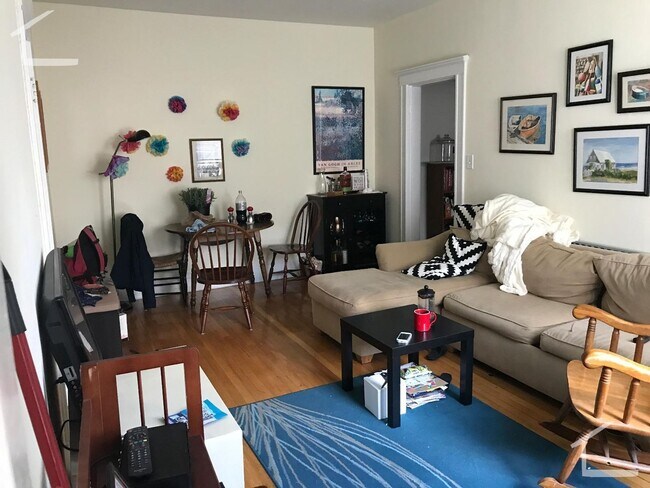 Building Photo - Avl NOW - No Fee! Charming 2BR condo located near Allston/Brookline border