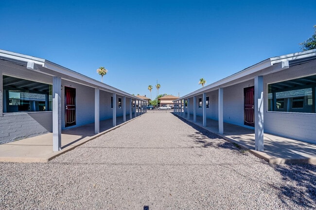 Building Photo - 215 S Doran
