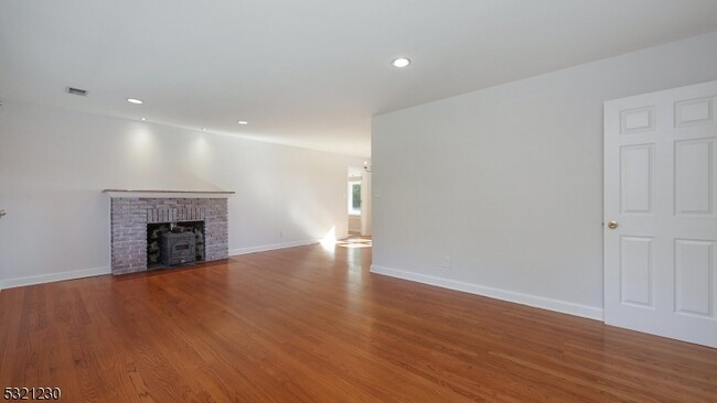 Foto del edificio - 2186 Washington Valley Rd
