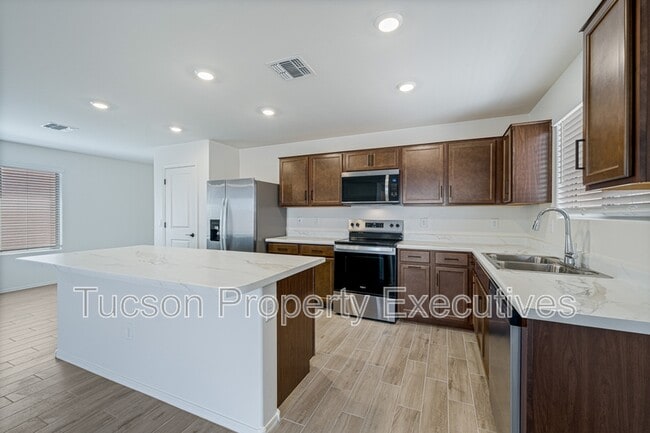 Building Photo - 10657 S Astraia Dr