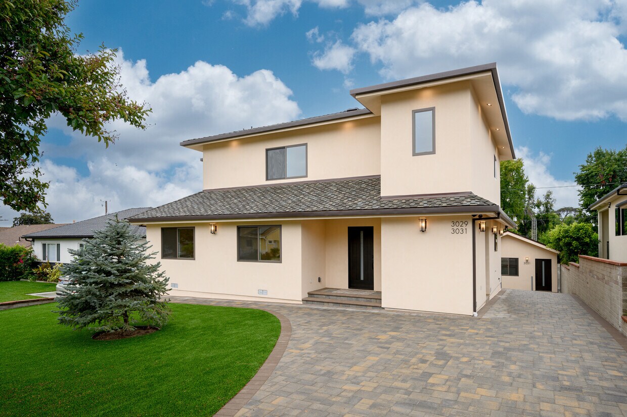 Foto principal - 3029 N Frederic St