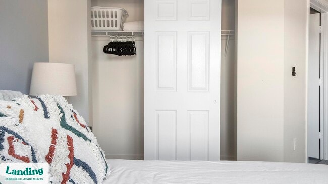 Building Photo - 400 Legends Terrace Dr