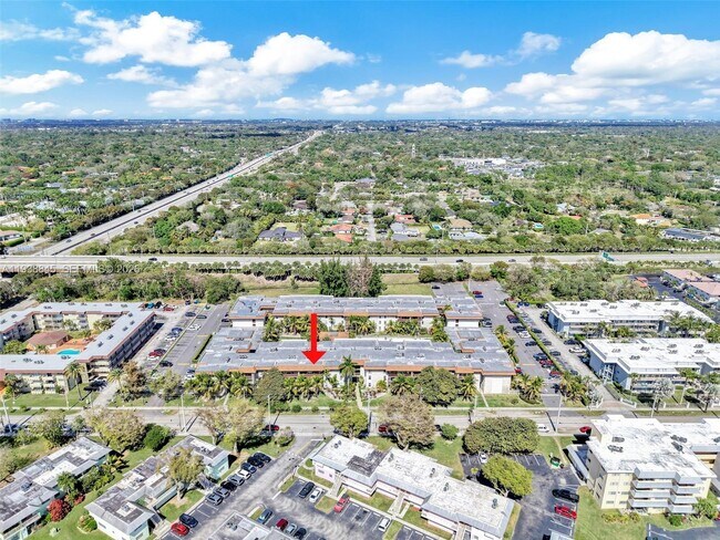 Foto del edificio - 7483 SW 82nd St