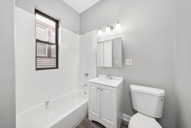 Building Photo - 5029 S Racine Ave