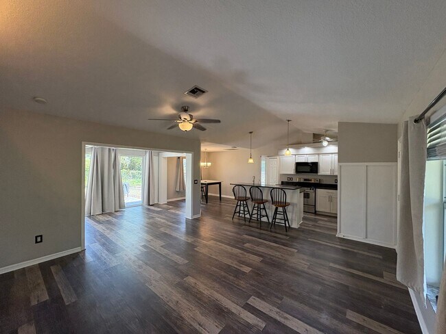 Building Photo - 500.00 off your first month's rent!