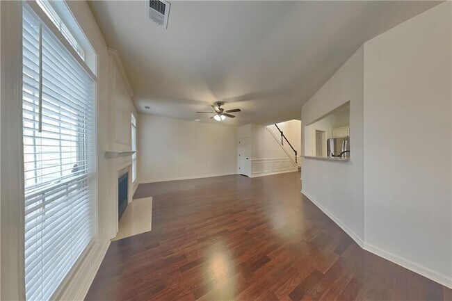 Foto del edificio - 3070 Serenade Ct