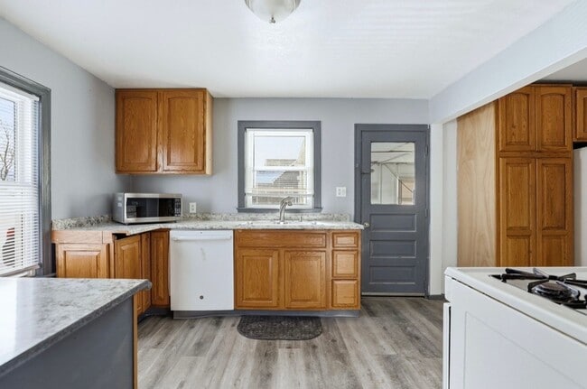 Building Photo - Beautiful 3 Bedroom Home – Carrollton Township