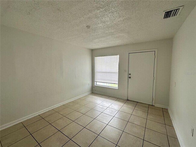 Building Photo - 1406 Heber Cir