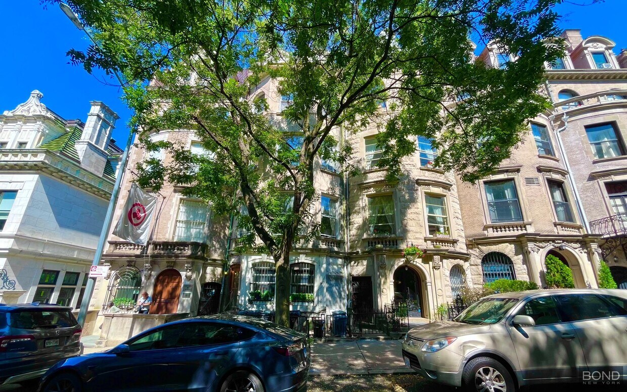 Primary Photo - 317 W 107th St