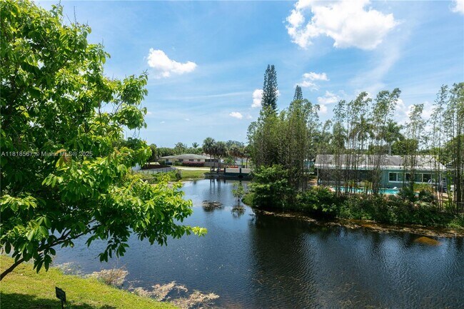 Building Photo - 717 Gardens Dr