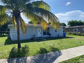 Building Photo - 3110 SW 33rd Ave