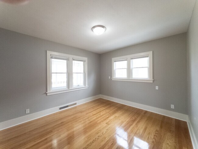 Foto del edificio - 5039 Miami St