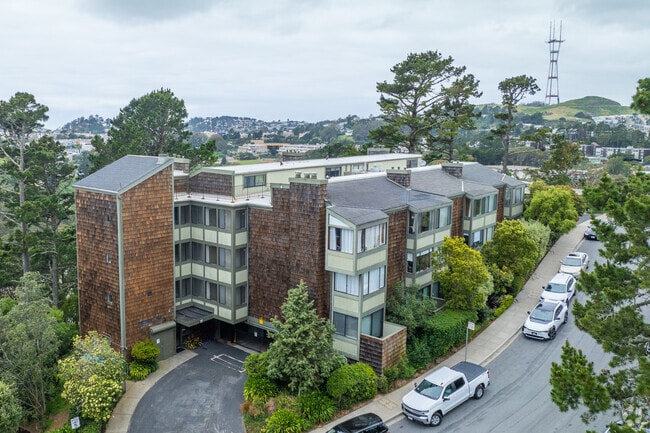 Building Photo - Goldmine Hill Condominium