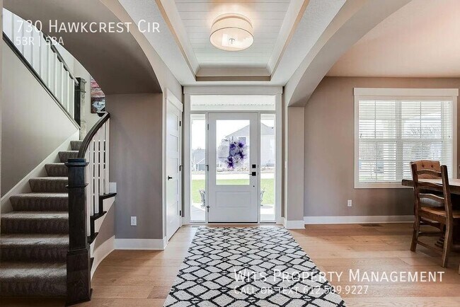 Foto del edificio - 730 Hawkcrest Cir