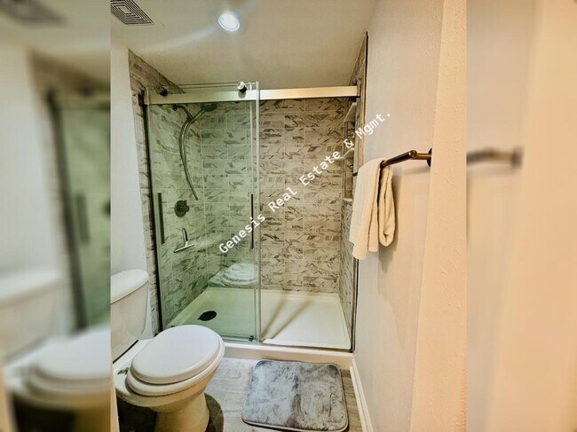 Foto del edificio - "Chic & Cozy 1-Bedroom Condo with Granite Touches & Furnished Comfort in Tucson!"