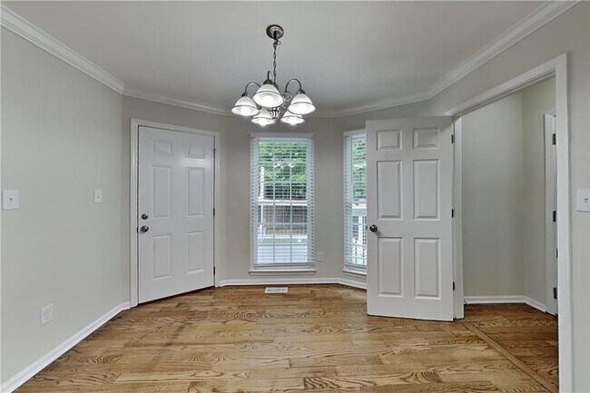 Building Photo - 310 Abbington Way
