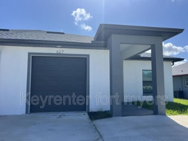 Photo - 625 SE 13th Pl House
