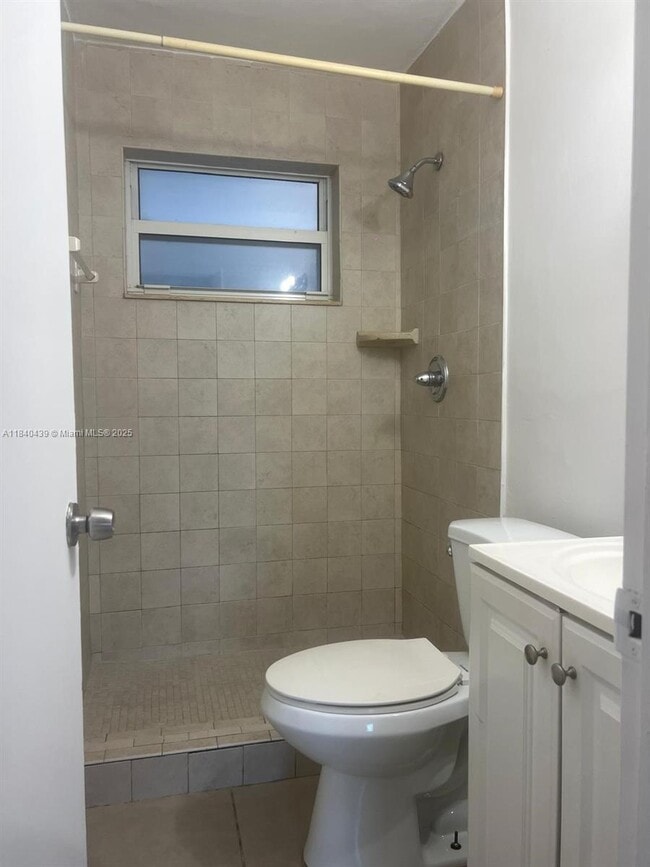 Building Photo - 1124 NW 2nd St