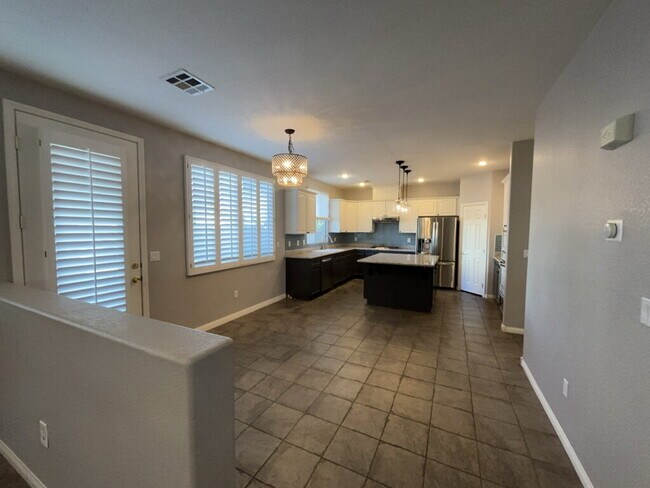 Foto del edificio - This wonderful 4-bedroom home is located i...