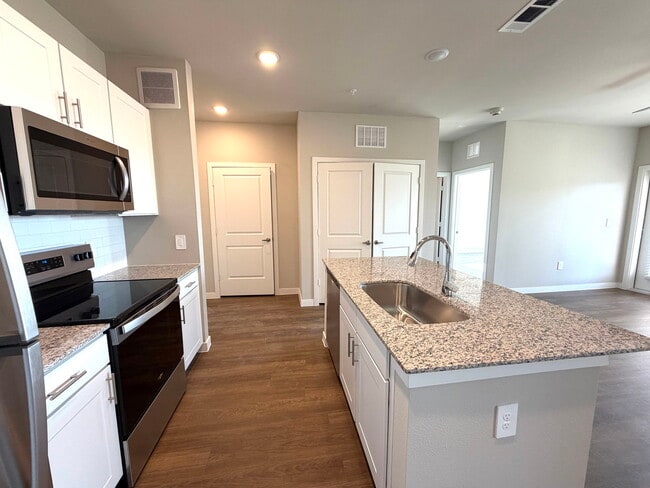 Foto del edificio - 1700 Daleside Ln