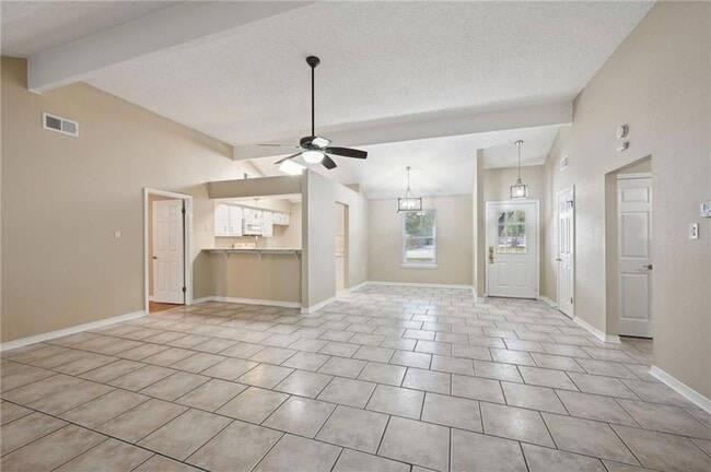 Building Photo - 508 Tanglewood Dr