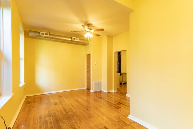 Foto del edificio - 2214 W 18th Pl