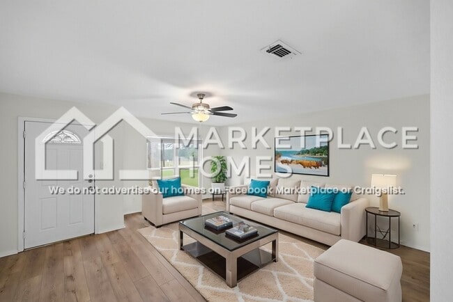 Building Photo - 2105 E Riviera Dr