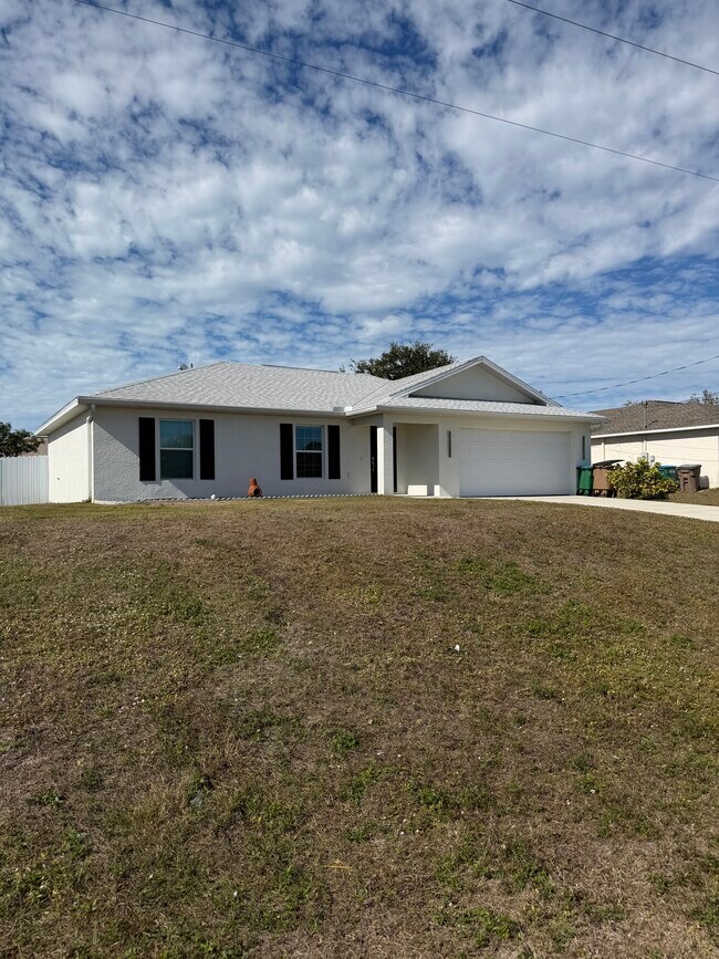 Vista lateral - 2120 NW 18th Ave