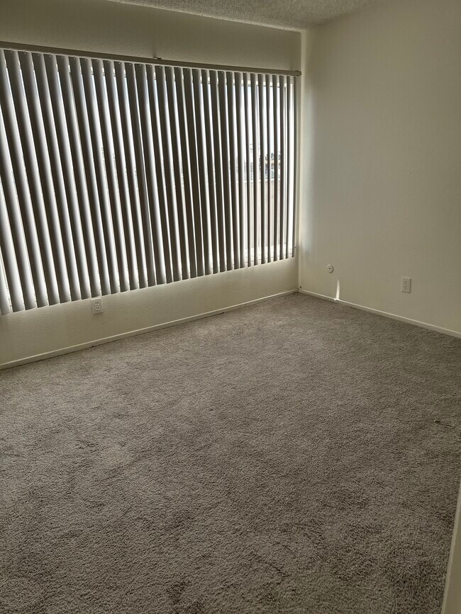 Foto del edificio - 14106 Cerise Ave