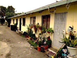 Foto del edificio - 10213 Burin Ave