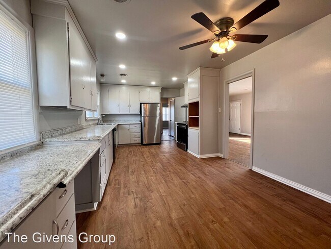 Foto del edificio - 3 br, 2 bath House - 2408 Canterbury