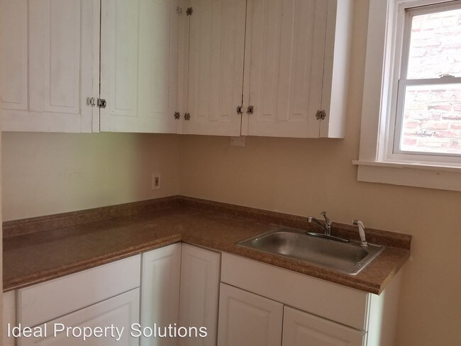 Building Photo - 4 br, 2 bath House - 222 W. 25th Street