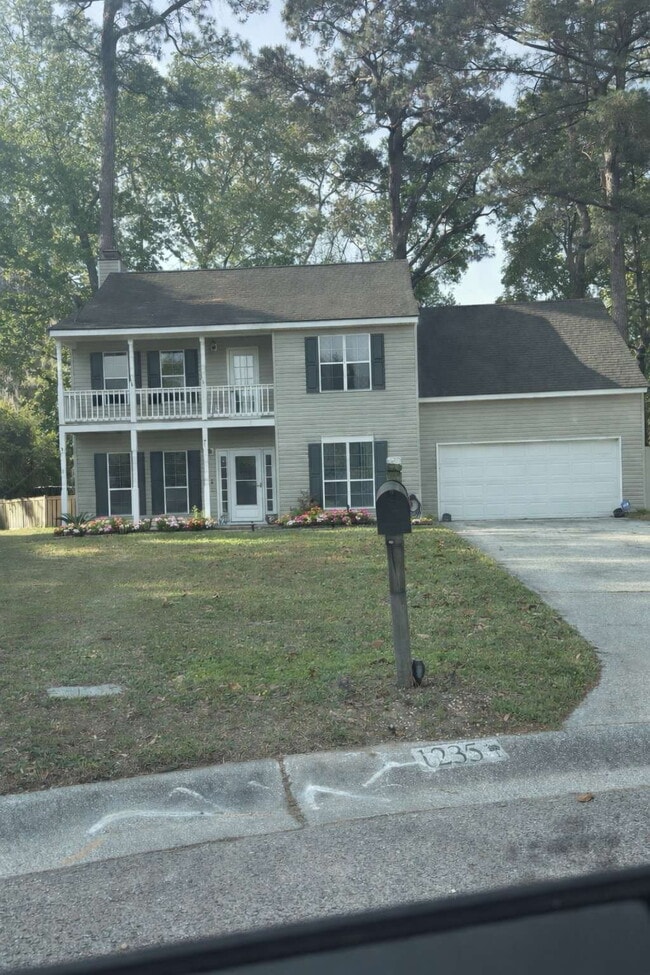 4BD Home in Heart of Mt. Pleasant- Center Lake - 4BD Home in Heart of Mt. Pleasant- Center Lake