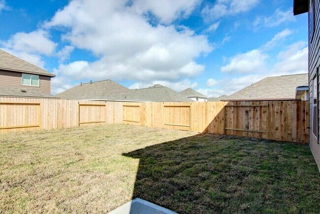 Building Photo - 5619 Latta Plantation Dr