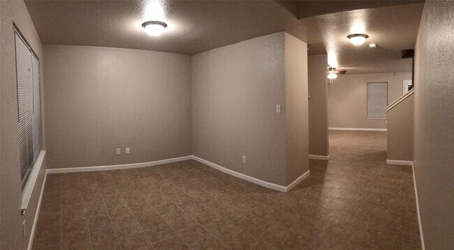 Building Photo - 538 Dandelion Loop
