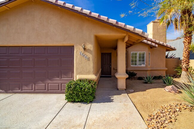 Building Photo - 53045 Avenida Alvarado
