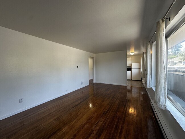 Foto del edificio - 3303 Rucker Ave