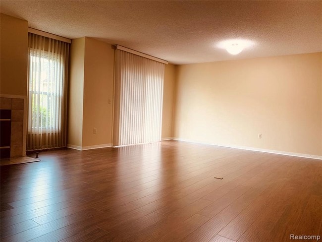 Building Photo - 9376 Westwind Dr