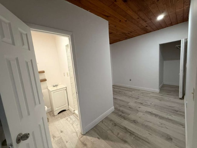 Building Photo - 3033-3033 NW 15th St