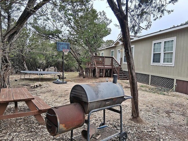 Building Photo - 536 Wright Dr