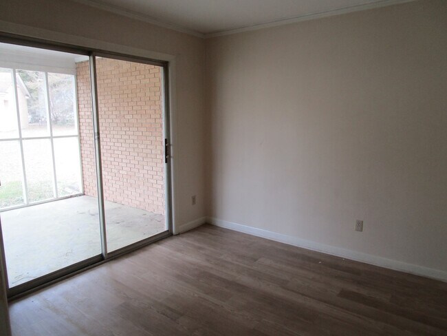 Foto del edificio - 111 Willow Dr