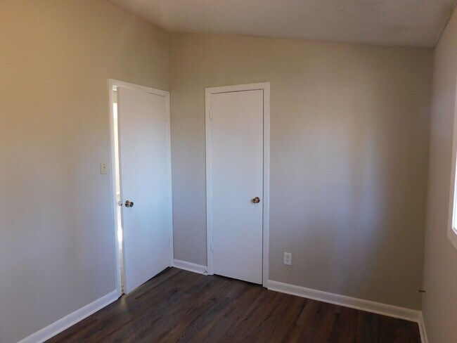 Building Photo - 6600 Embassy Cir