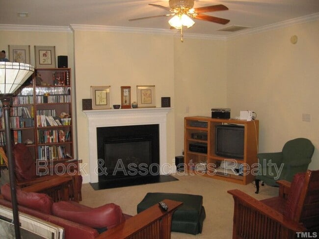Building Photo - 5013 Dawn Piper Dr