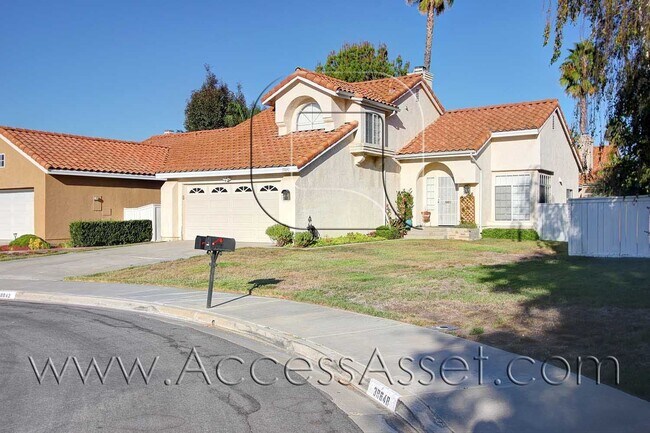 Building Photo - Beautiful 3 Bed/2.5 Bath Home In Peaceful ...