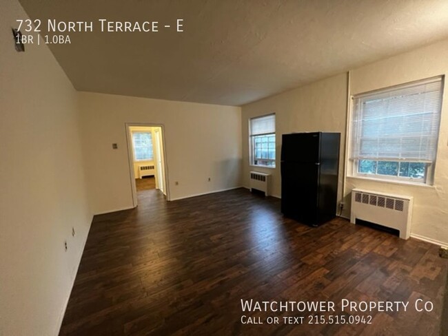 Building Photo - 732 North Terrace