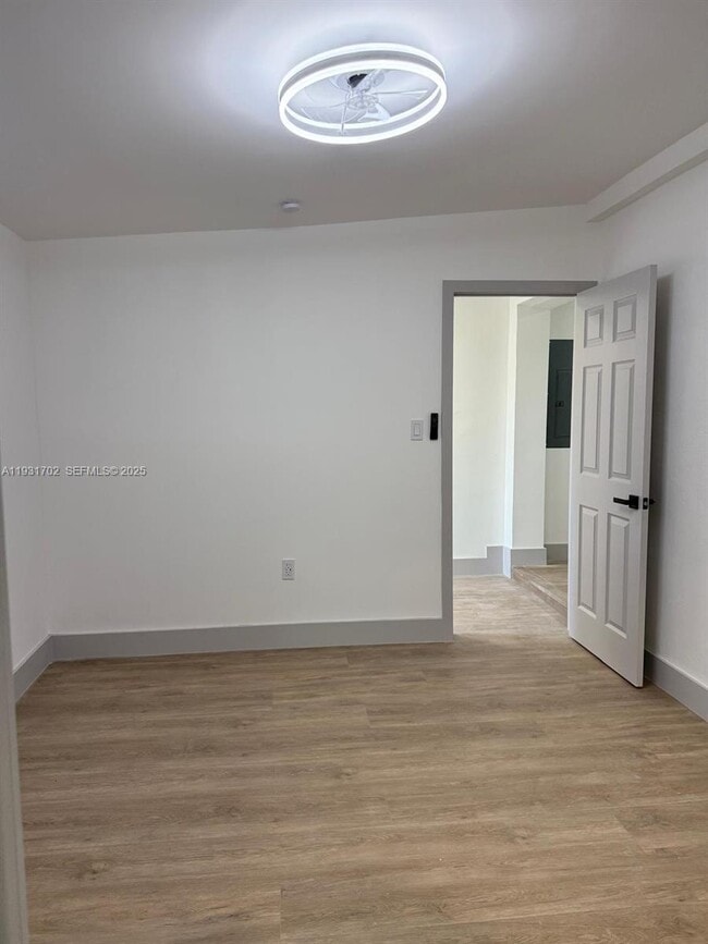 Building Photo - 6790 SW 17th St