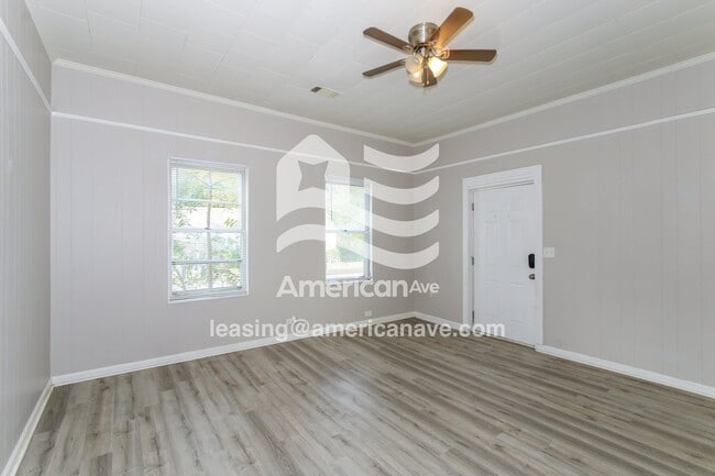 Building Photo - 1858 Watkins St