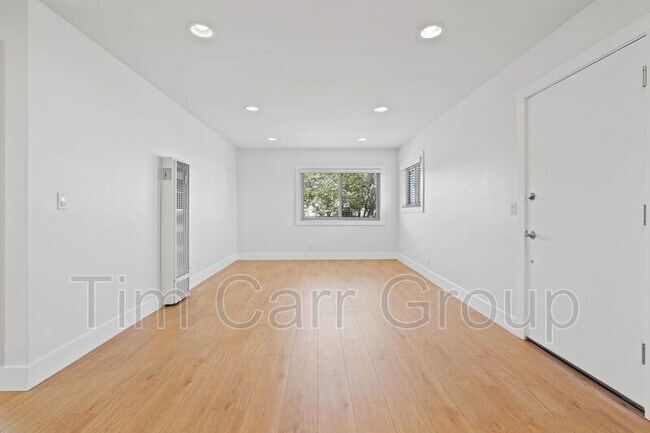 Building Photo - 122 Magnolia St