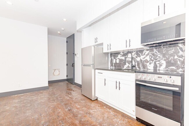 Building Photo - 2109 Regent Pl