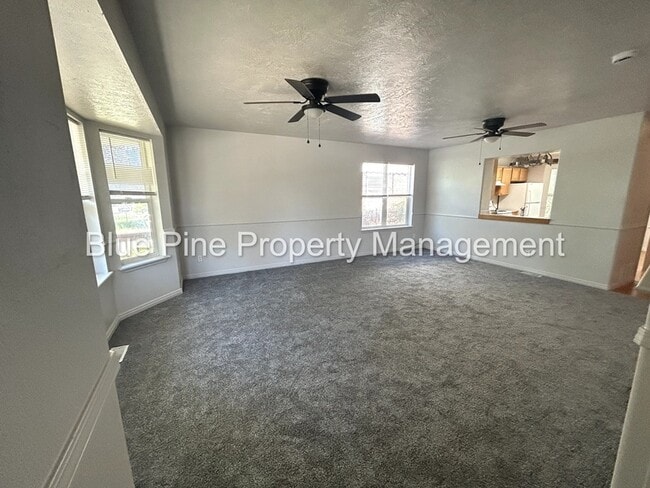Building Photo - 648 E Poplar St